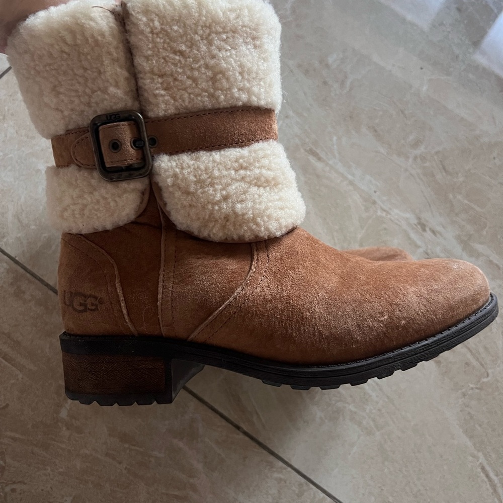 UGG Tan and Cream Winter Boots with Shearling Lining